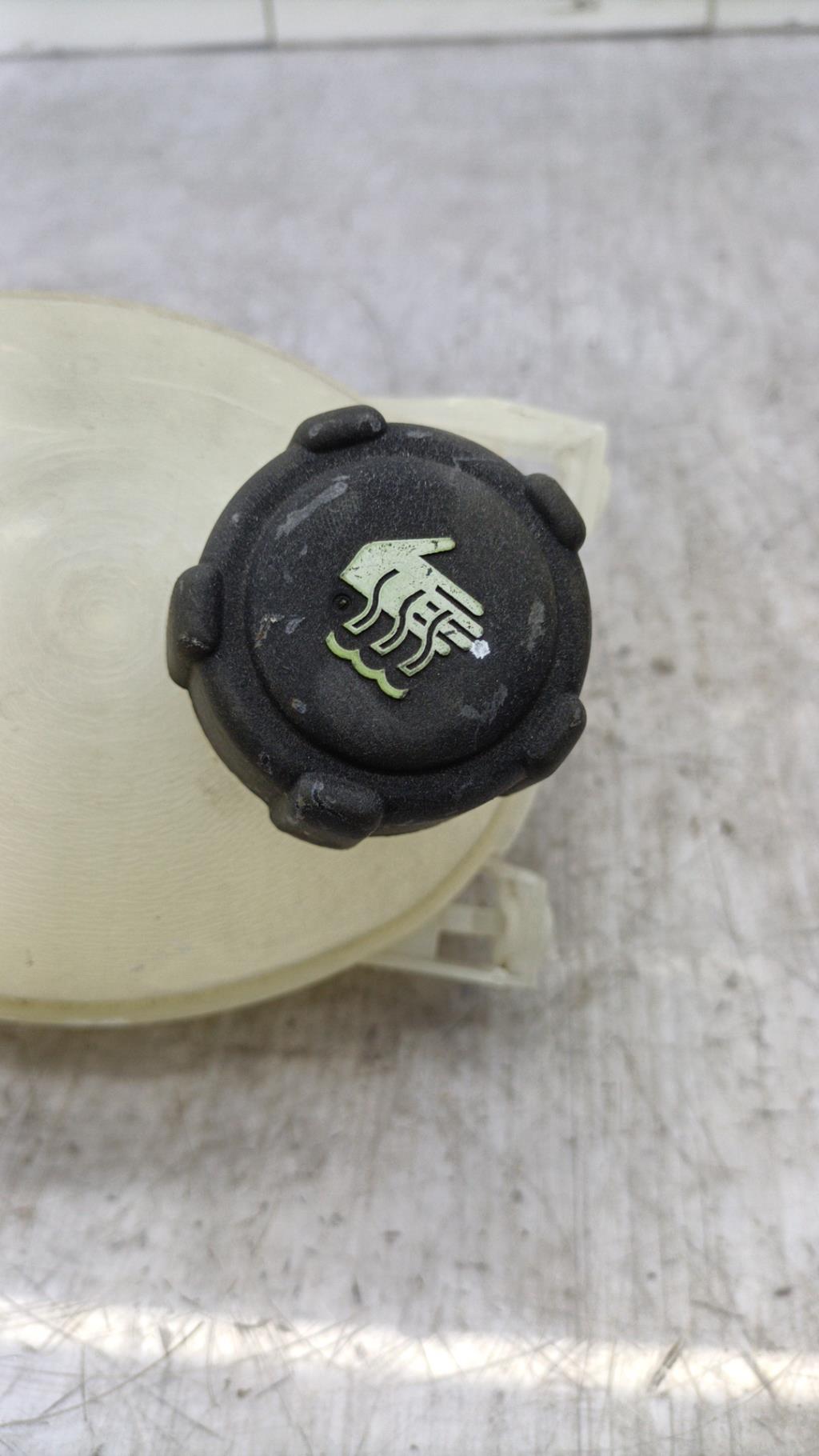 Vase d'expansion RENAULT CLIO 4 PHASE 1 Diesel - 1