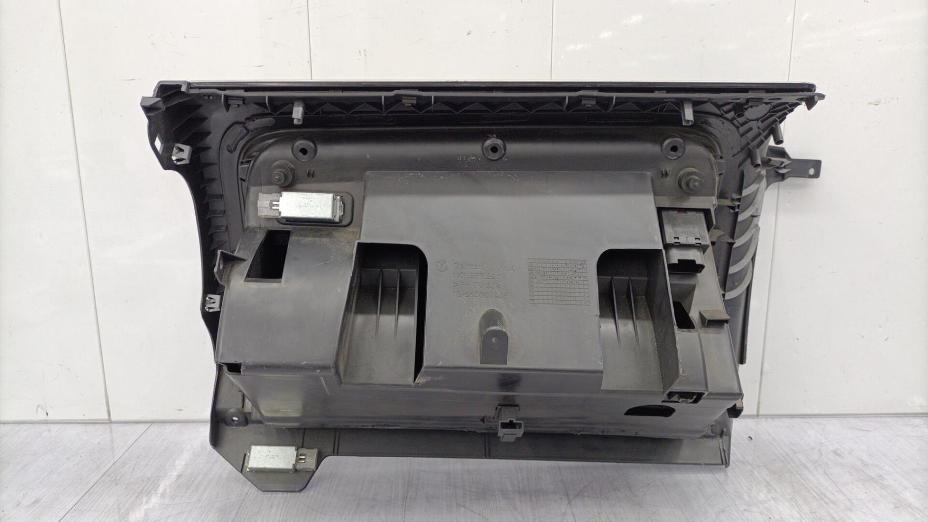 Guantera VOLKSWAGEN GOLF 5  - 1