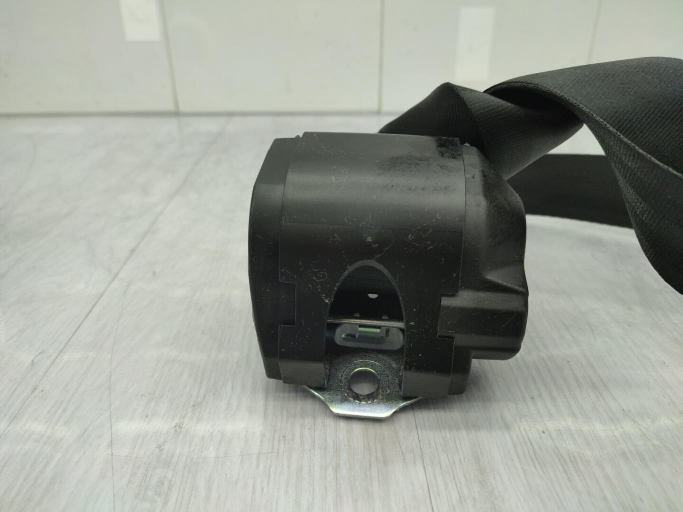 Cintura di sicurezza posteriore destra VOLKSWAGEN POLO 5 PHASE 1 Gasolina - 1