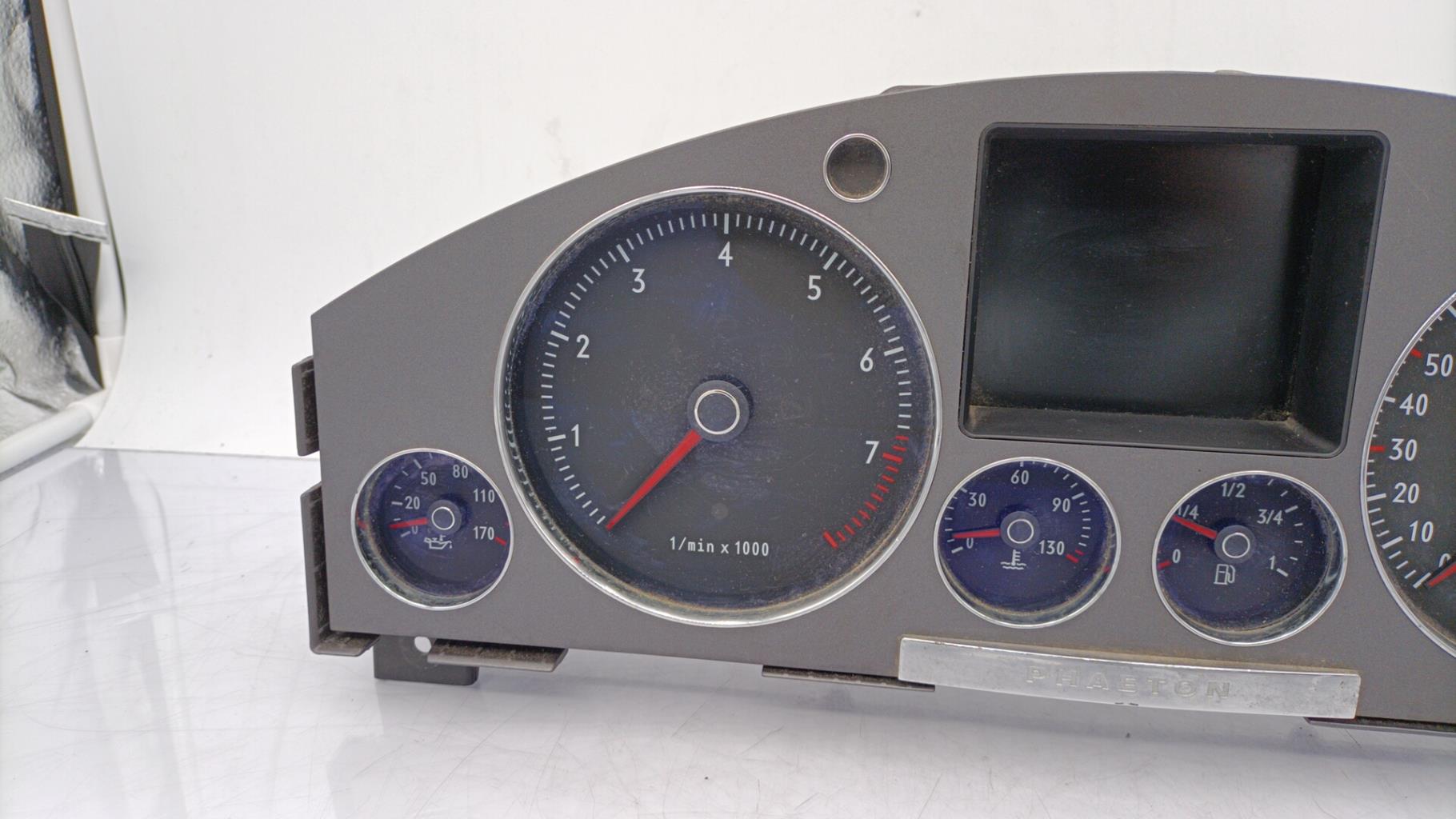 Compteur VOLKSWAGEN PHAETON PHASE 1 Essence - 1