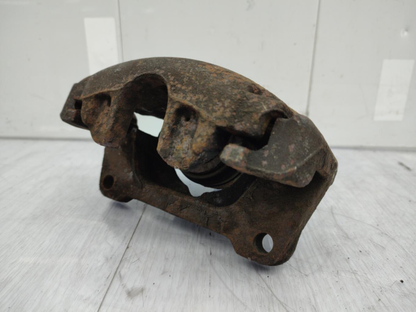 Etrier avant gauche (freinage) AUDI A4 2 PHASE 1 Diesel - 1