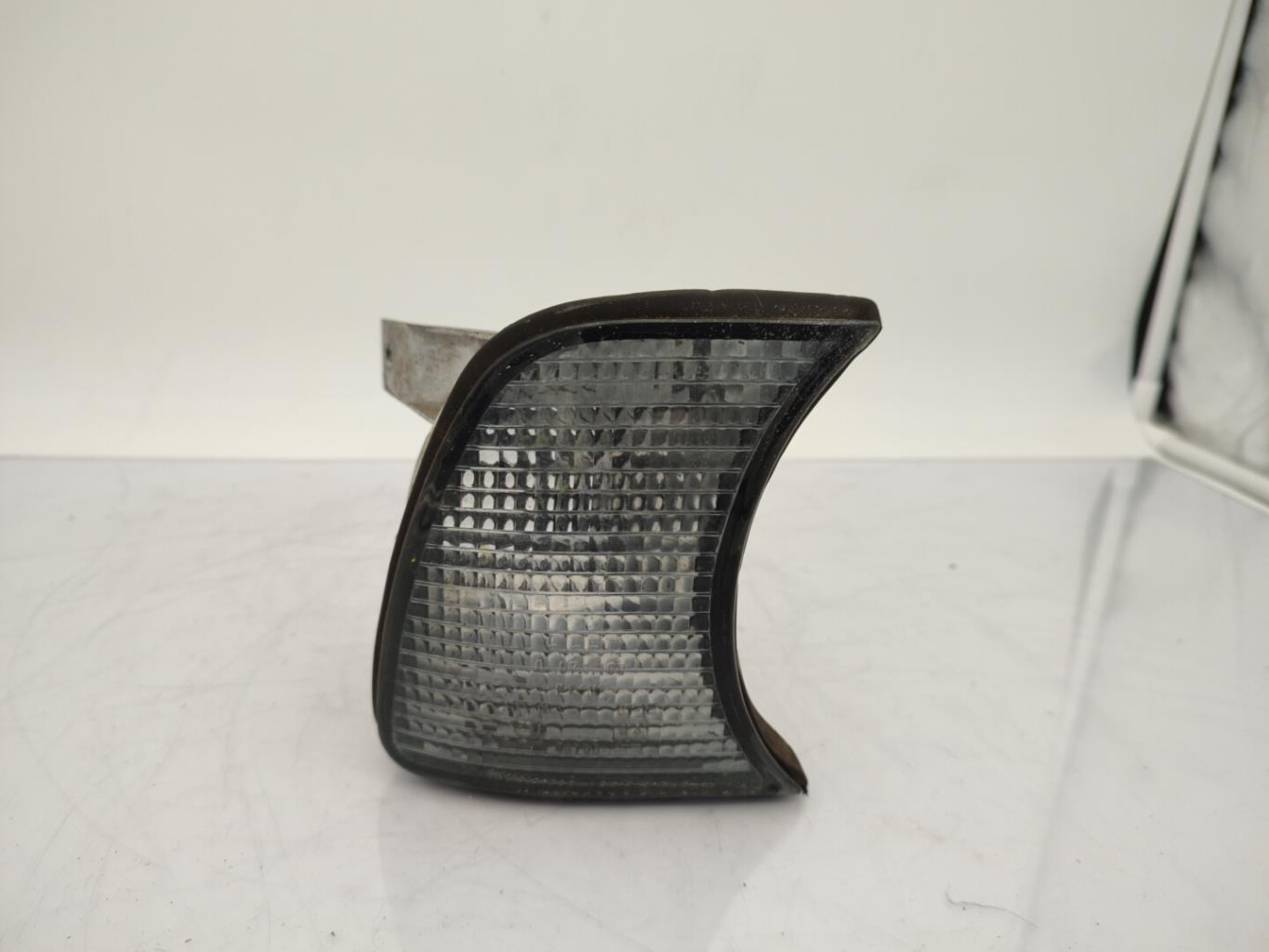 Optique avant secondaire droit (feux)(clignotant) BMW SERIE 5 E34  - 1