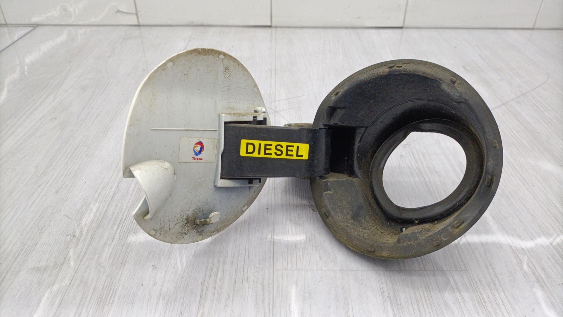 Sportello carburante PEUGEOT 208 1 PHASE 2 Diésel - 1