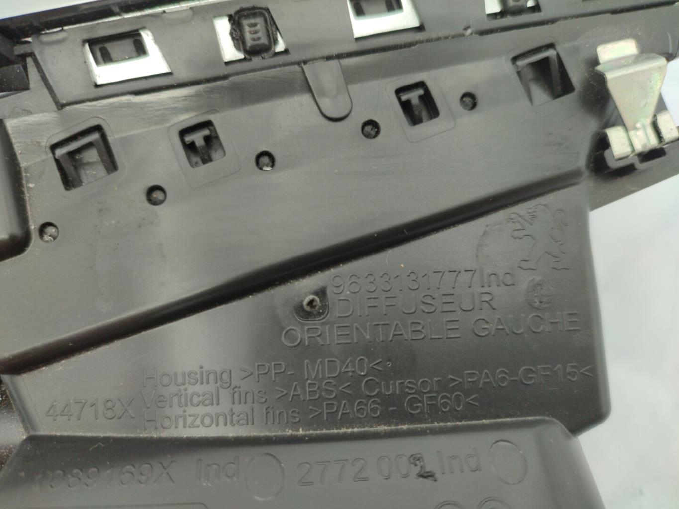 Bocchetta aerazione cruscotto anteriore sinistra PEUGEOT 208 1 PHASE 2 Gasolina - 1