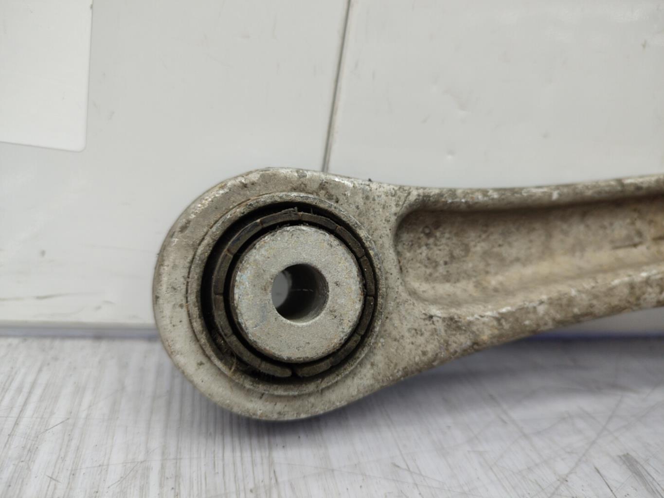 Braccio sospensione superiore posteriore destro VOLKSWAGEN TOUAREG 1 PHASE 1 Diésel - 1