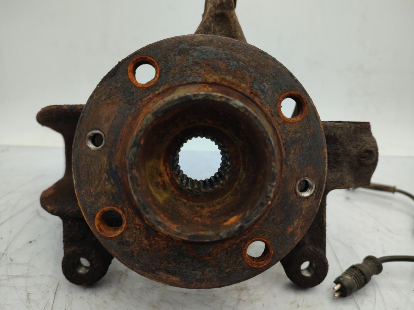 Fusee avant gauche RENAULT MEGANE 2 PHASE 1 CABRIOLET Diesel - 1