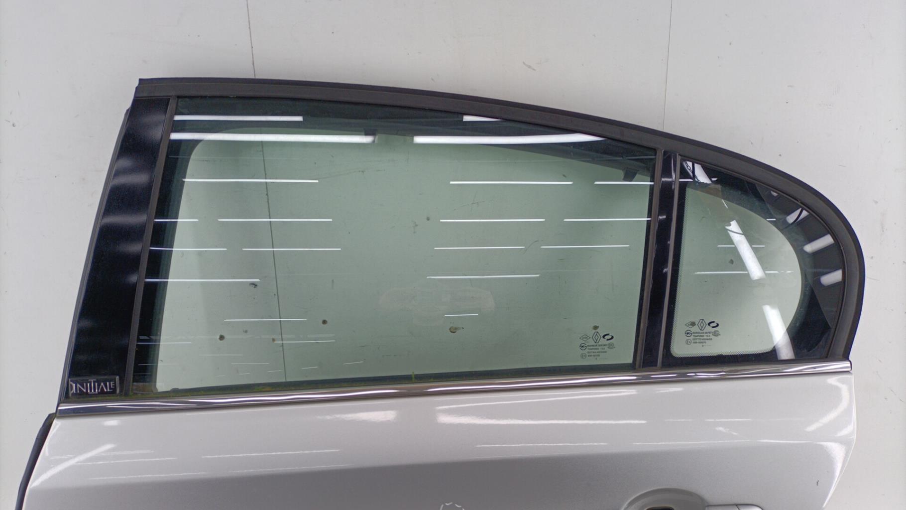 Puerta trasera izquierda RENAULT LATITUDE Diésel - 1