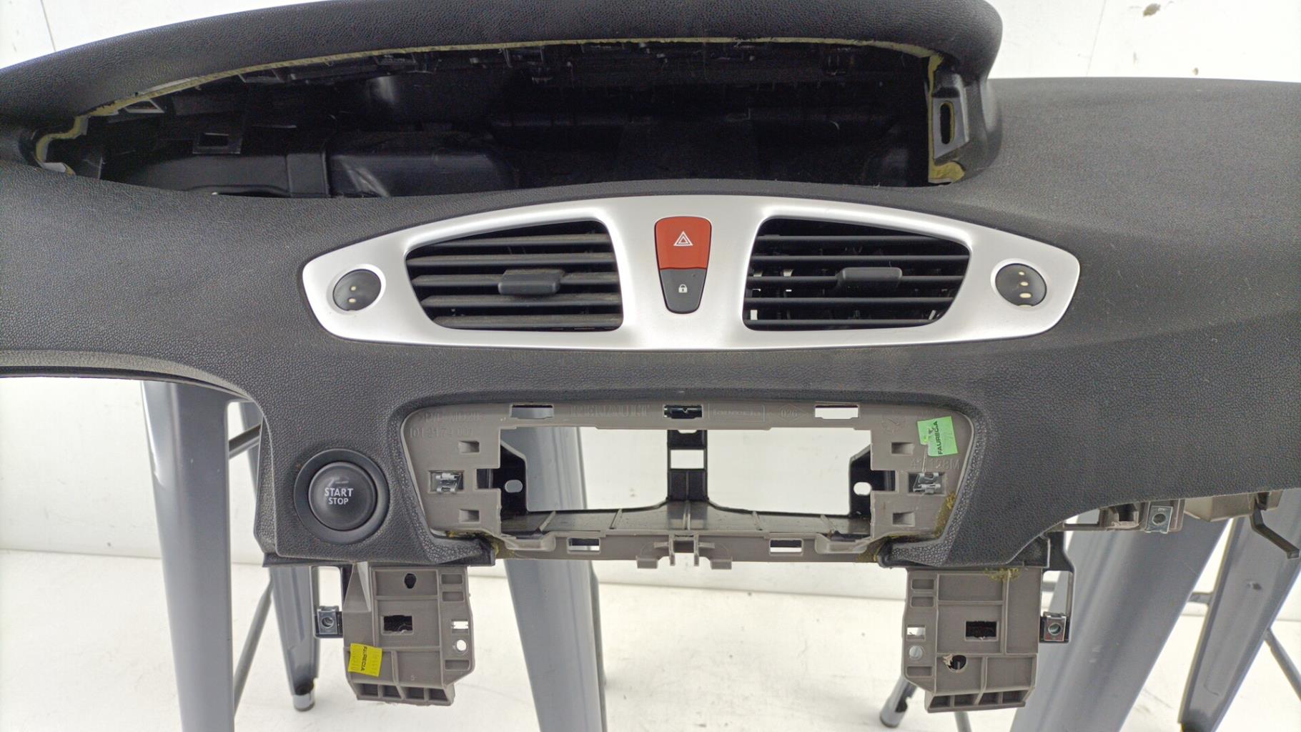 Tableau de bord RENAULT SCENIC 3 PHASE 1 Diesel - 1