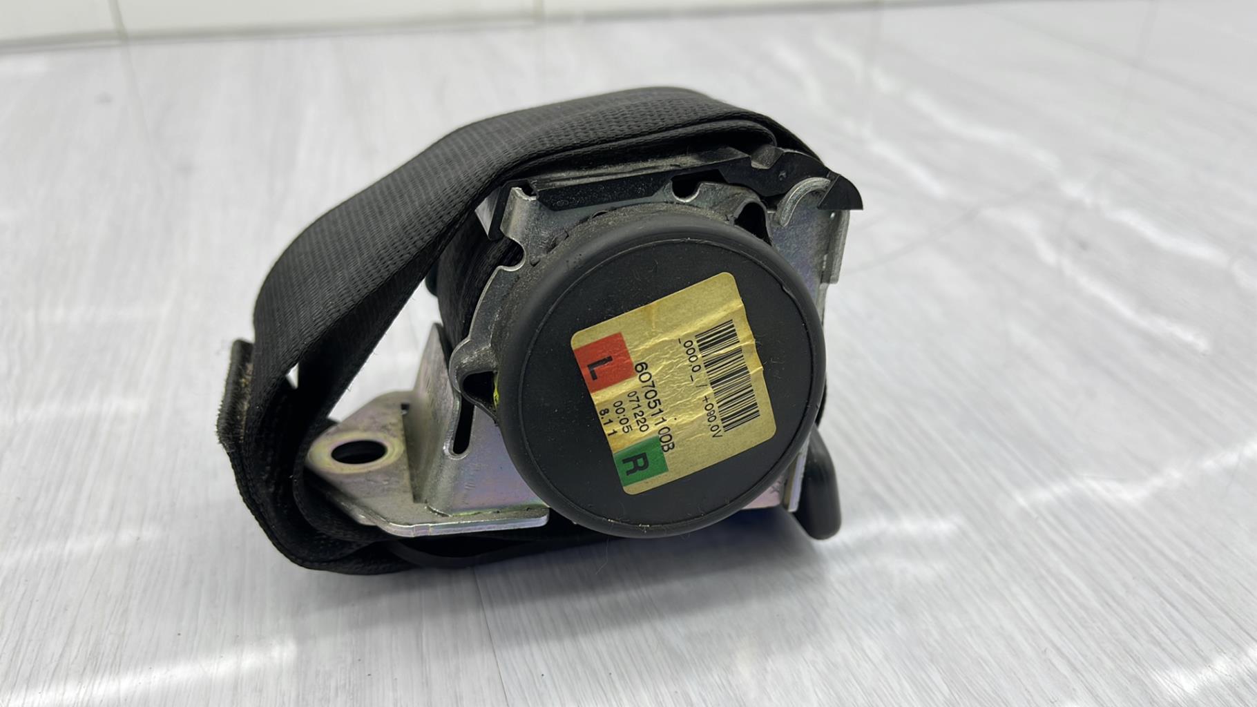 Cintura di sicurezza posteriore destra BMW SERIE 1 E87 PHASE 2 Diésel - 1