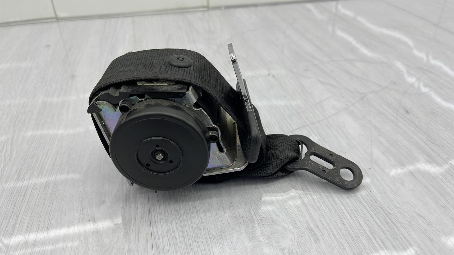Cintura di sicurezza posteriore sinistra BMW SERIE 1 E87 PHASE 2 Diésel - 1