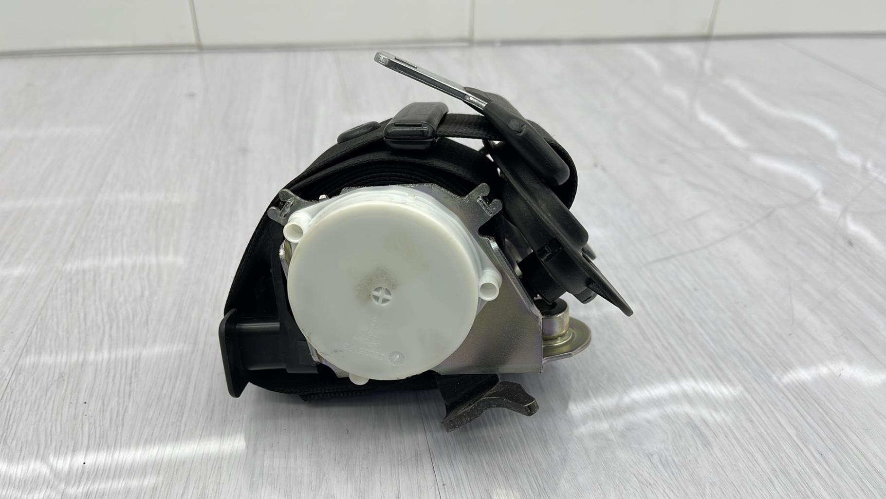Ceinture avant droit BMW SERIE 1 E87 PHASE 2 Diesel - 1
