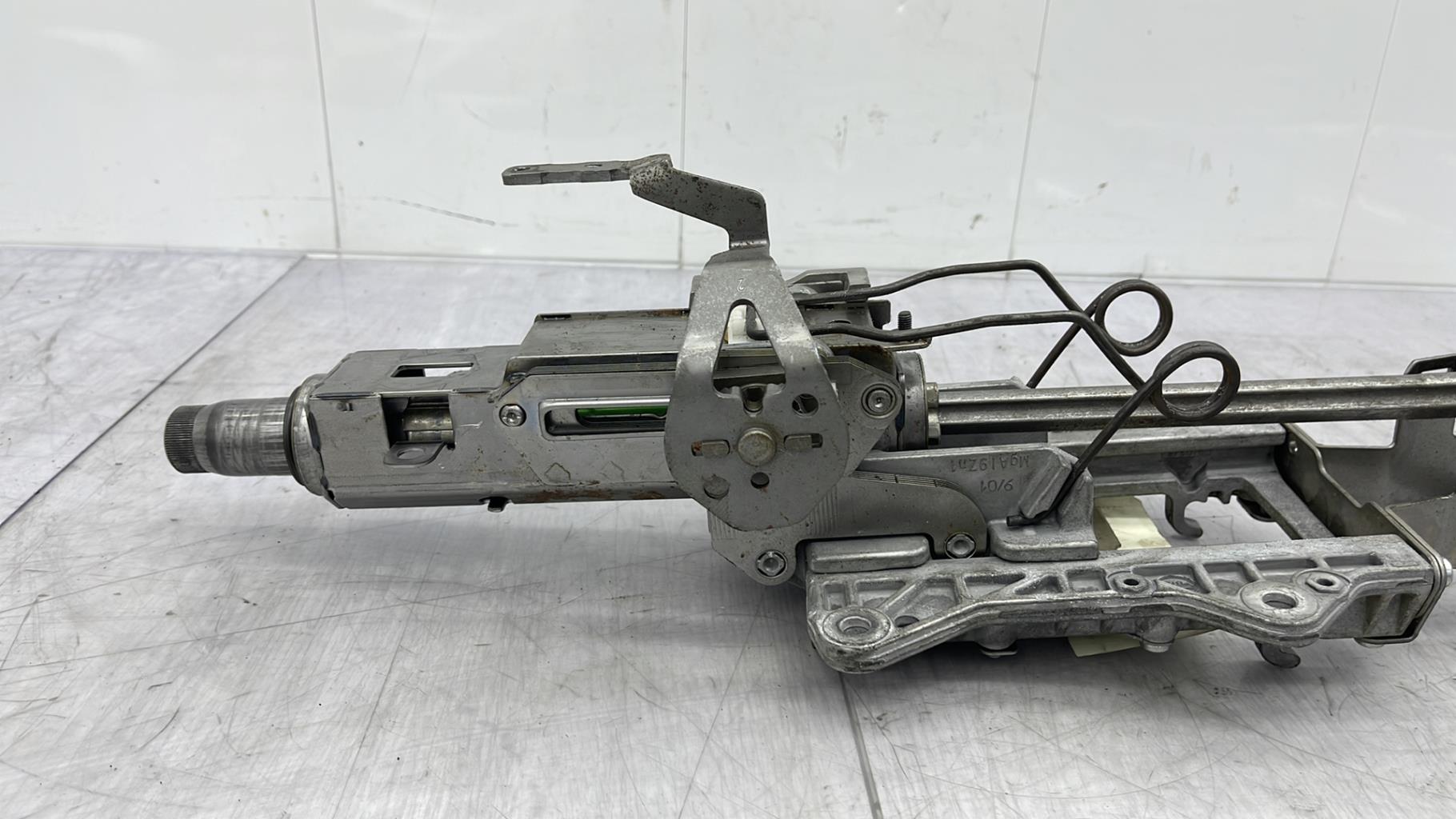Colonne de direction VOLKSWAGEN GOLF 5 Essence - 1