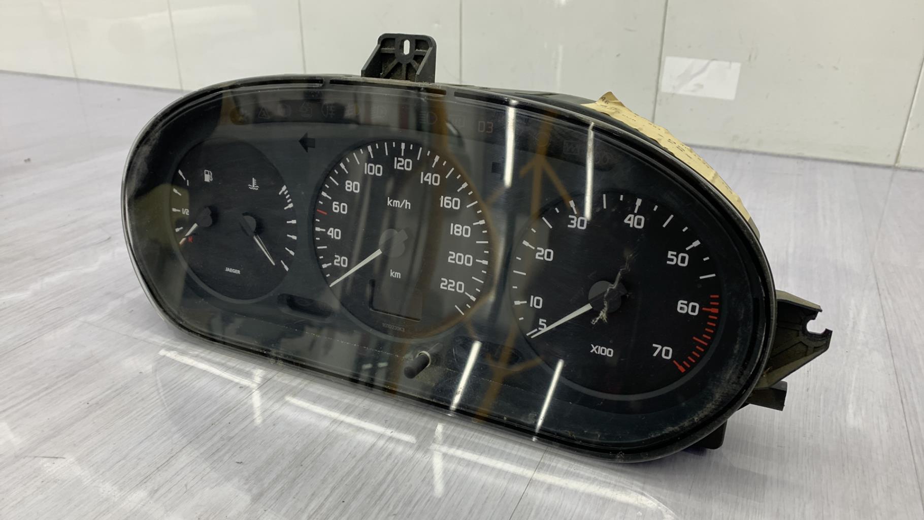 Compteur RENAULT MEGANE 1 PHASE 1 Essence - 1