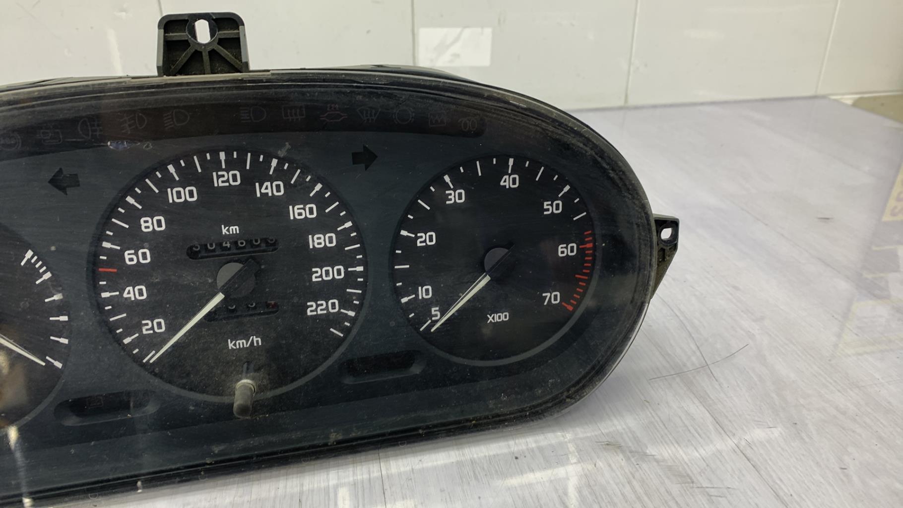 Compteur RENAULT MEGANE 1 PHASE 1 Essence - 1