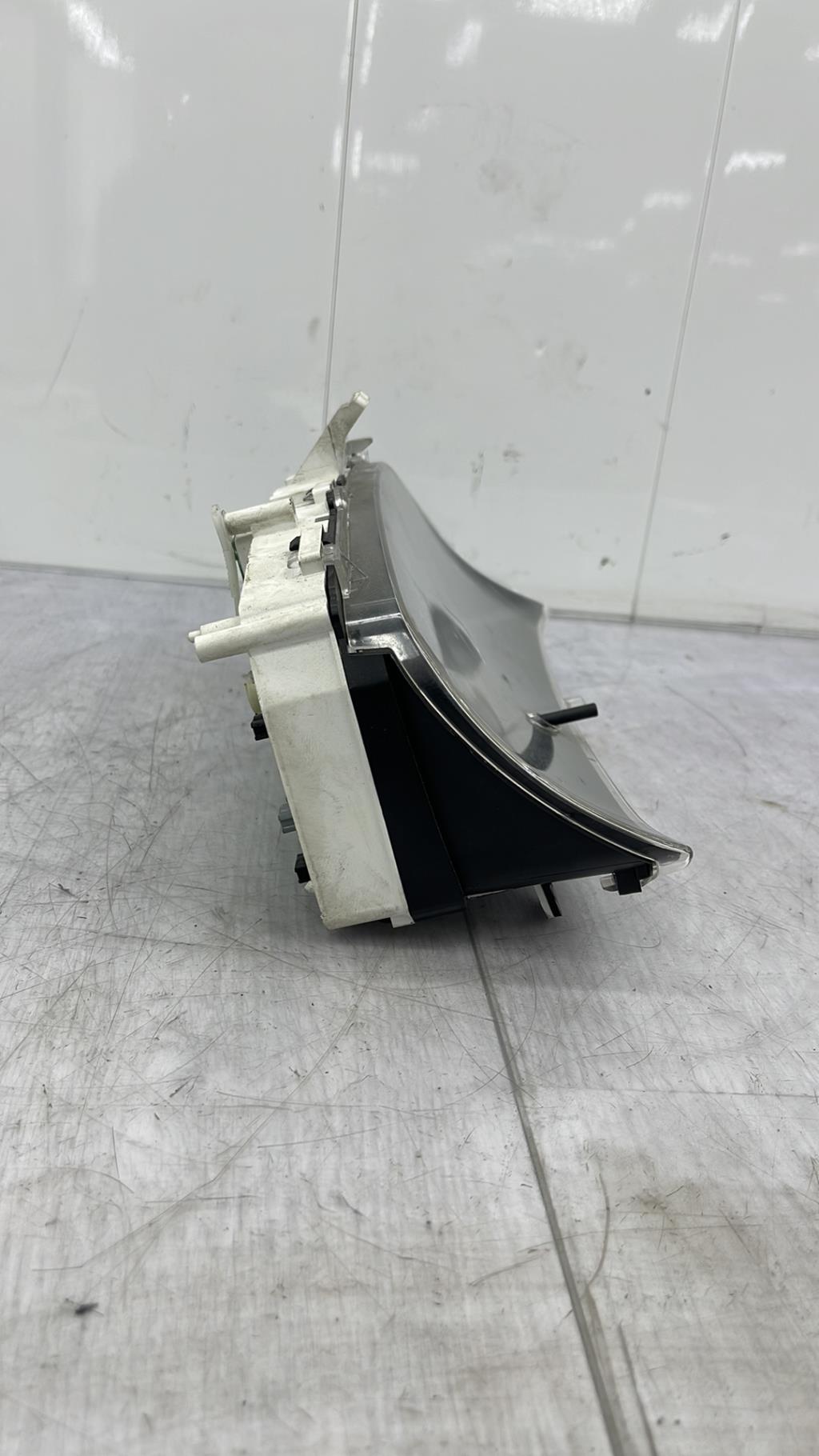 Compteur TOYOTA COROLLA 9 PHASE 1 Essence - 1