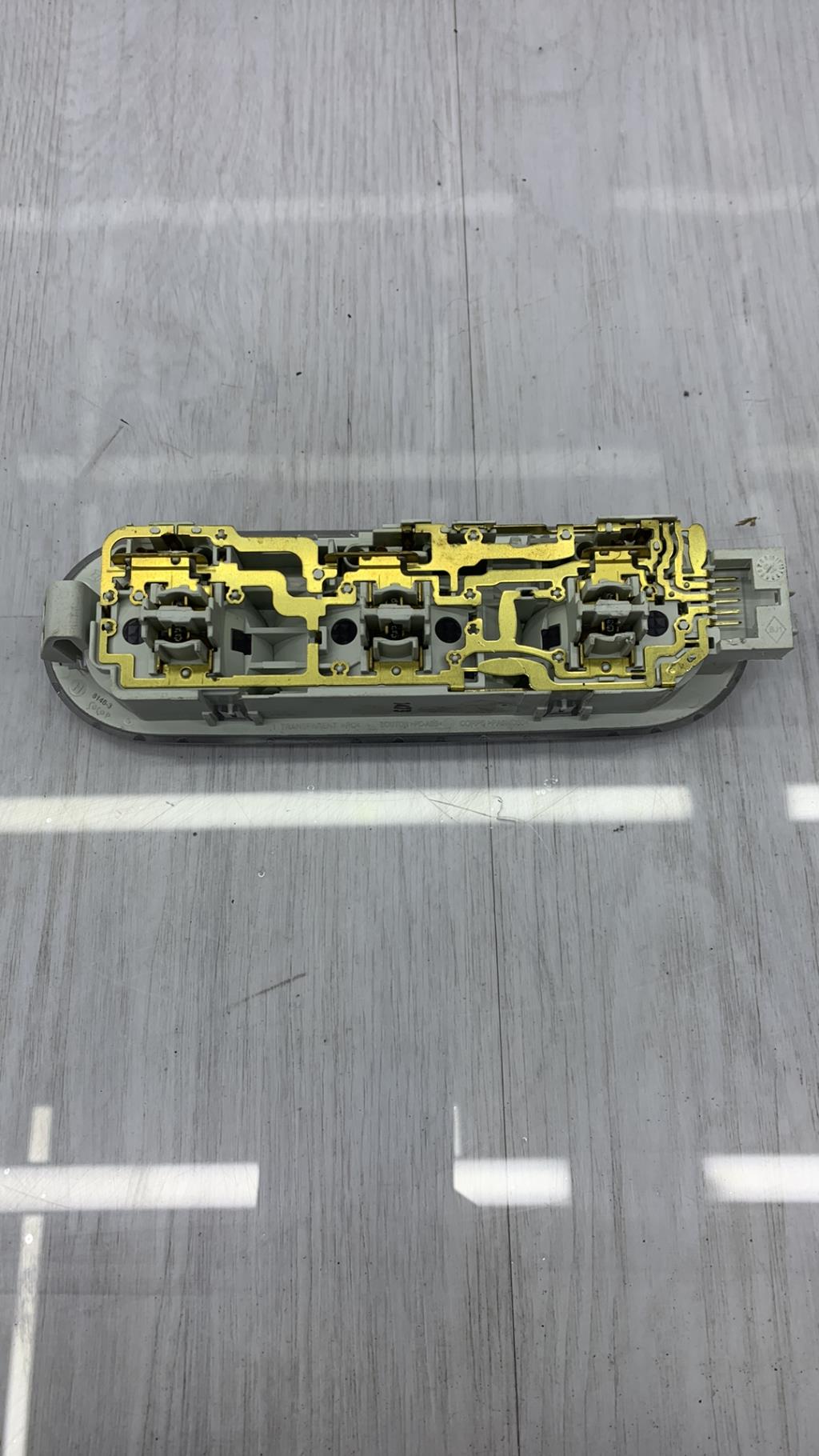 Eclairage de plafonnier RENAULT MEGANE 2 PHASE 2 Diesel - 1