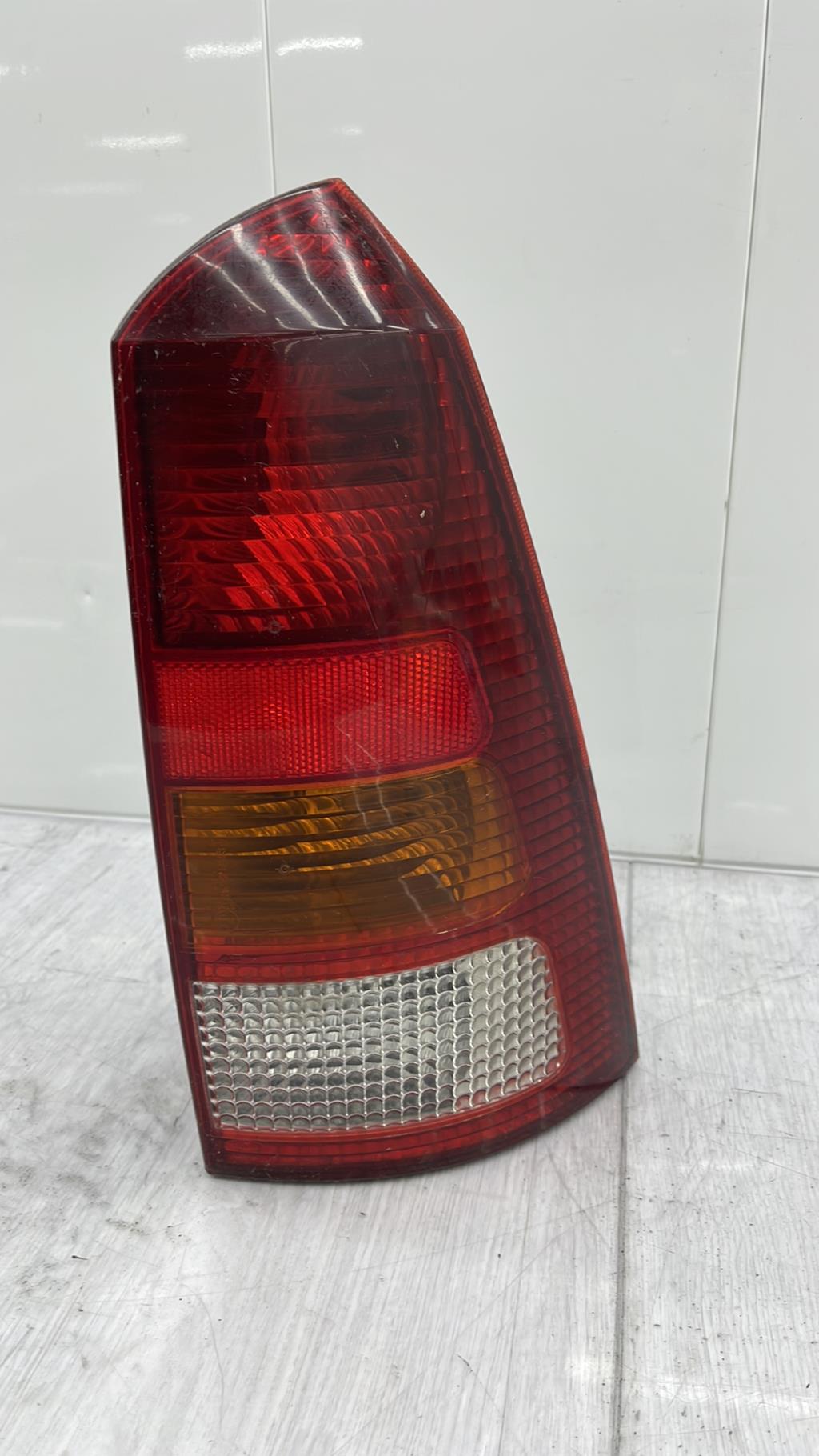 Fanale posteriore principale destro (luci) FORD FOCUS 1 BREAK Diésel - 1