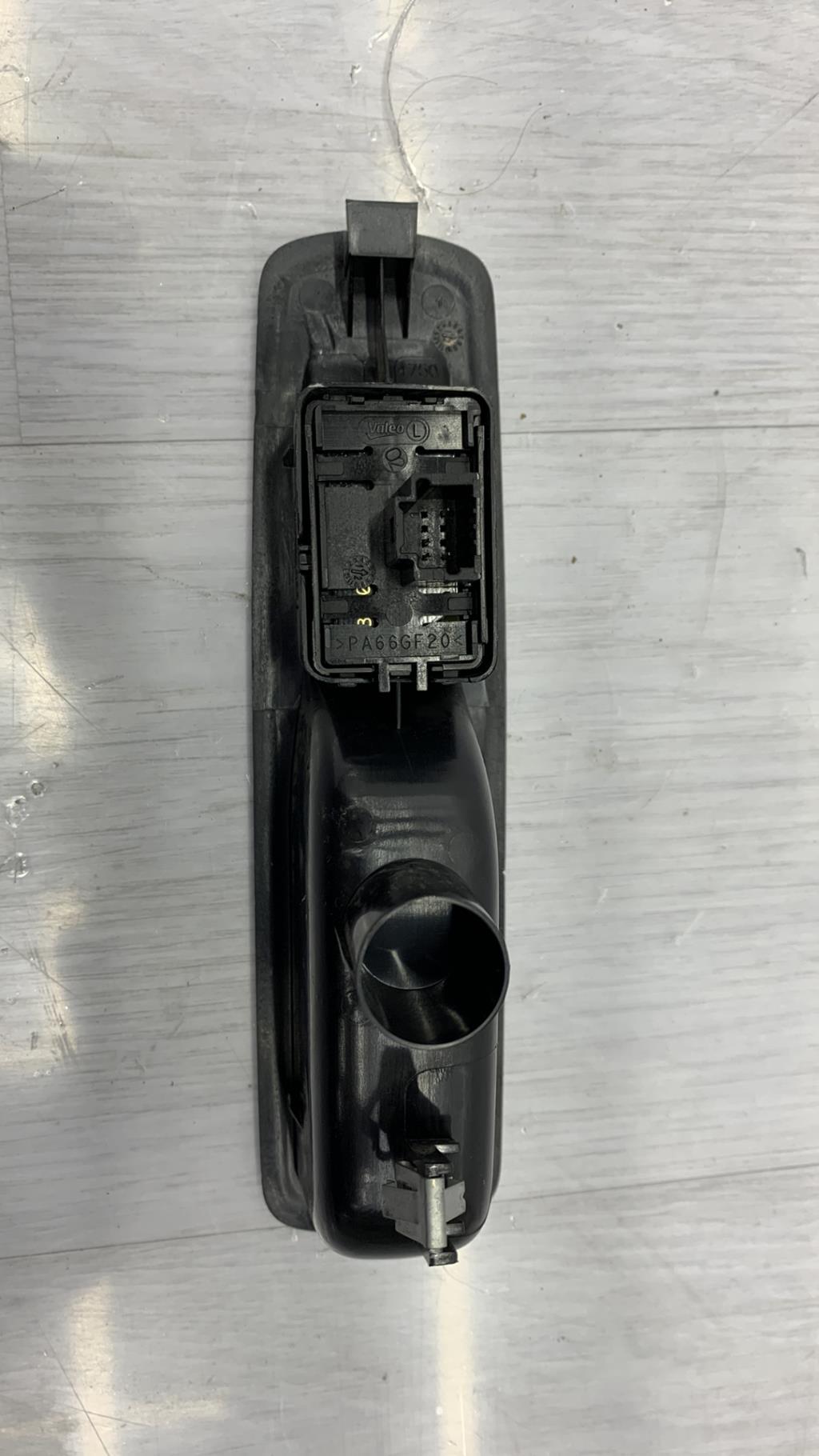 Interruttore lavacristalli posteriore sinistro RENAULT MEGANE 3 PHASE 2 Diésel - 1