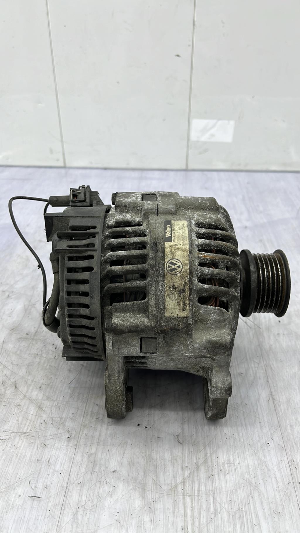 Alternatore VOLKSWAGEN GOLF 3 Diésel - 1