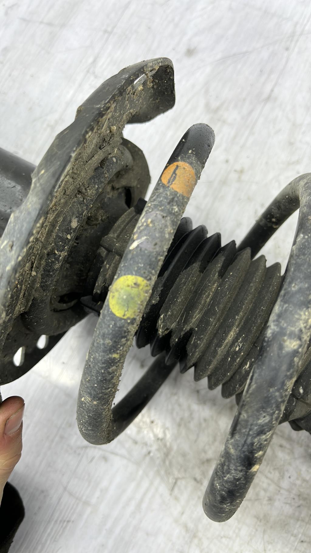 Ammortizzatore anteriore sinistro FORD MONDEO 3 PHASE 1 Diésel - 1