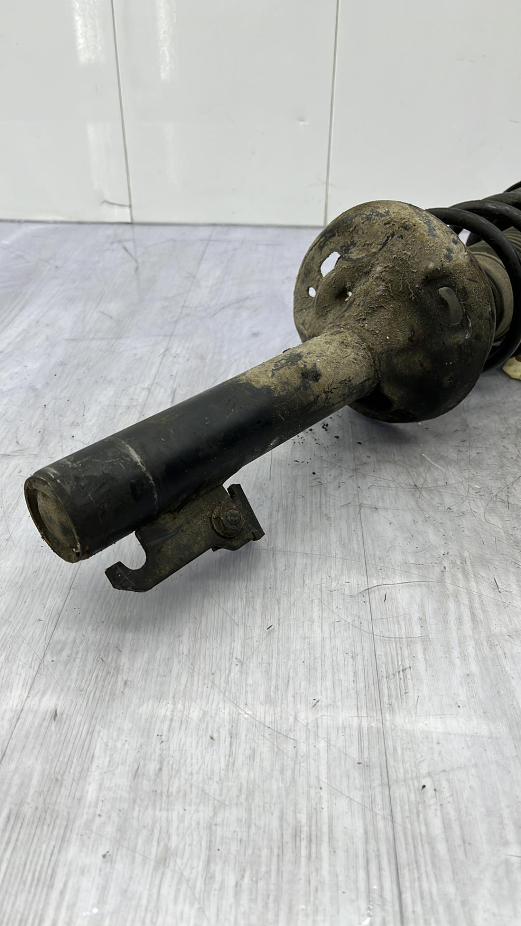 Ammortizzatore anteriore sinistro FORD FIESTA 3 PHASE 1 Gasolina - 1