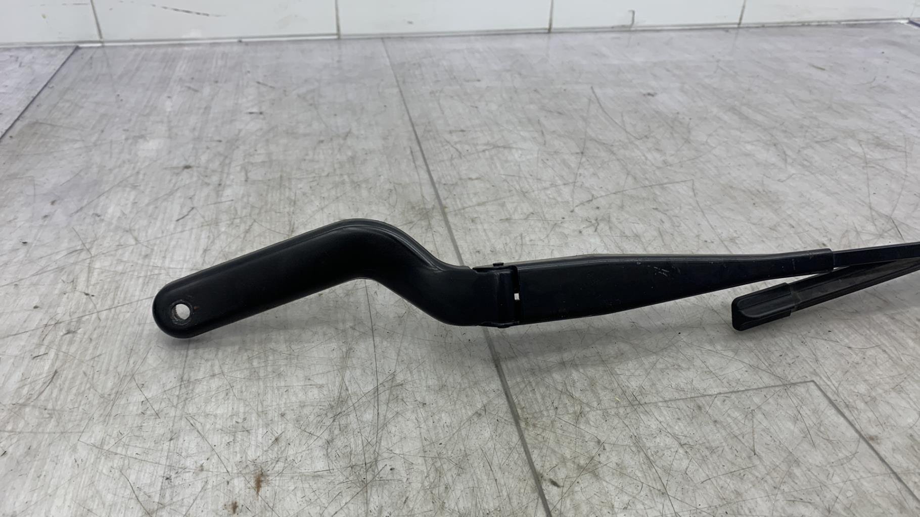 Braccio tergicristallo anteriore sinistro FORD C-MAX 1 PHASE 1 Diésel - 1