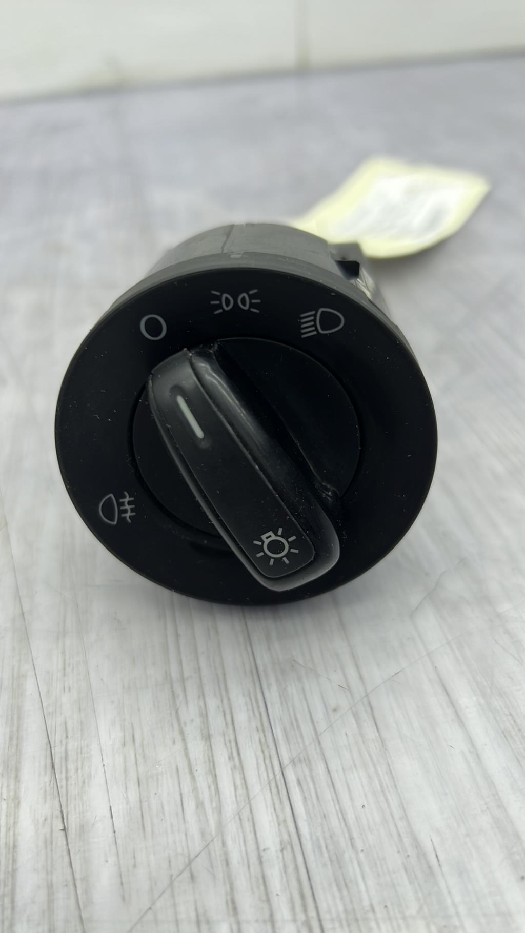 Commande de phare VOLKSWAGEN POLO 5 PHASE 1 Essence - 1