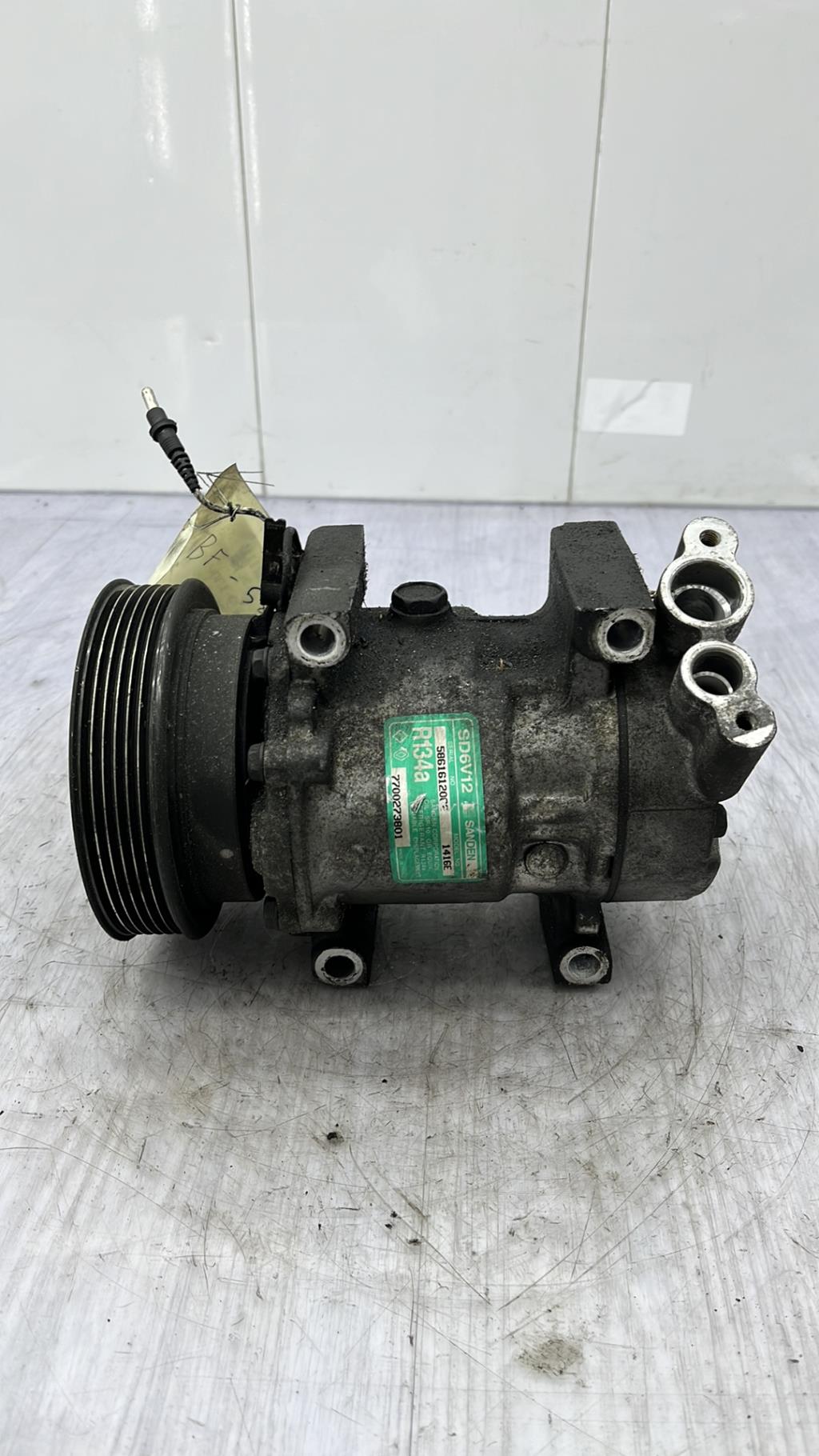 Compresseur clim RENAULT CLIO 2 PHASE 1 Essence - 1