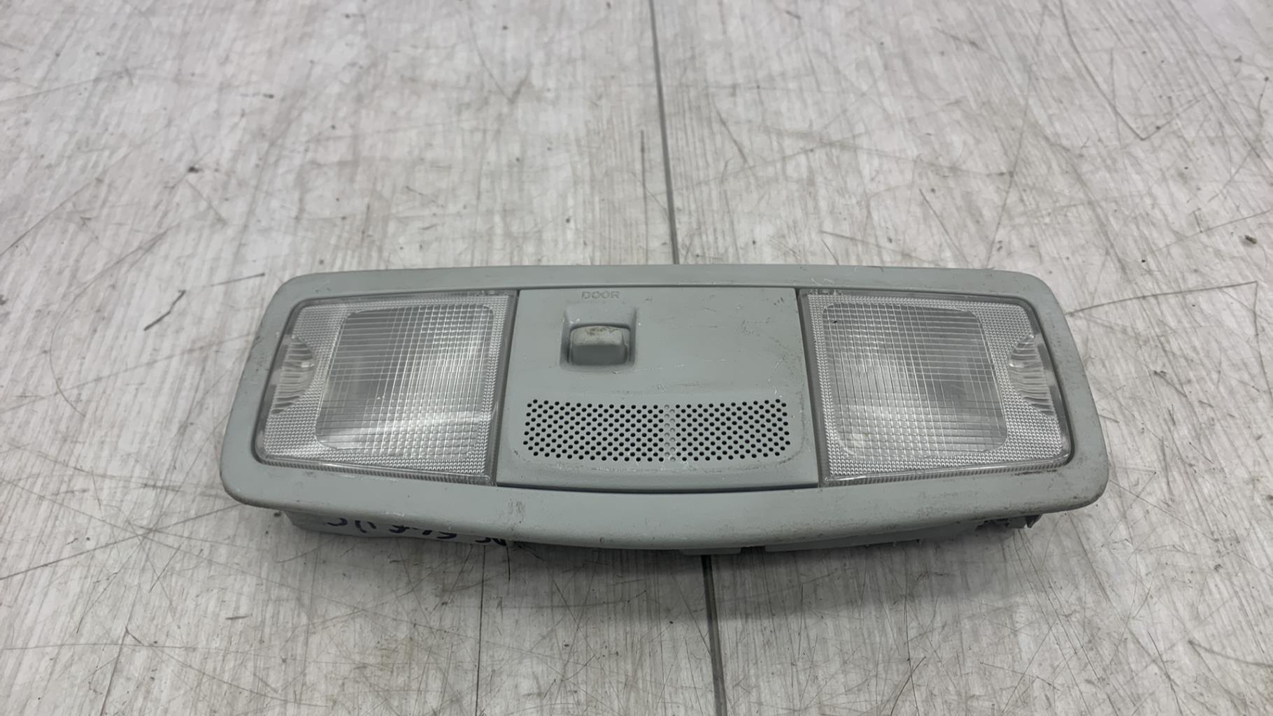 Luce di cortesia PEUGEOT 4007 Diésel - 1
