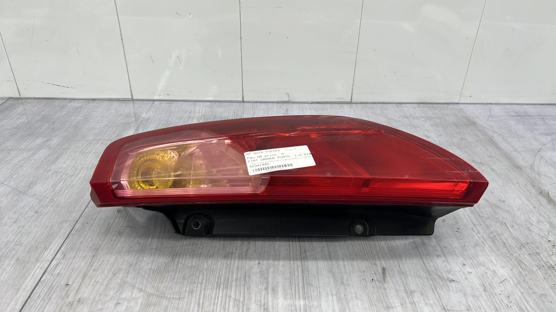 Fanale posteriore principale destro (luci) FIAT GRANDE PUNTO Diésel - 1