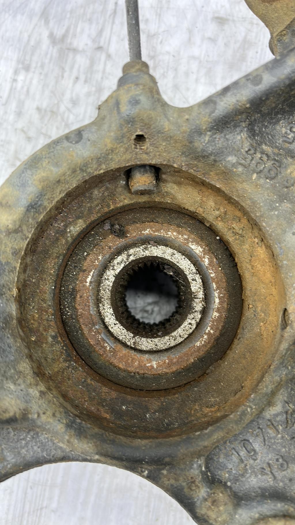 Fusee avant droit BMW SERIE 3 E91 TOURING PHASE 1 BREAK Diesel - 1