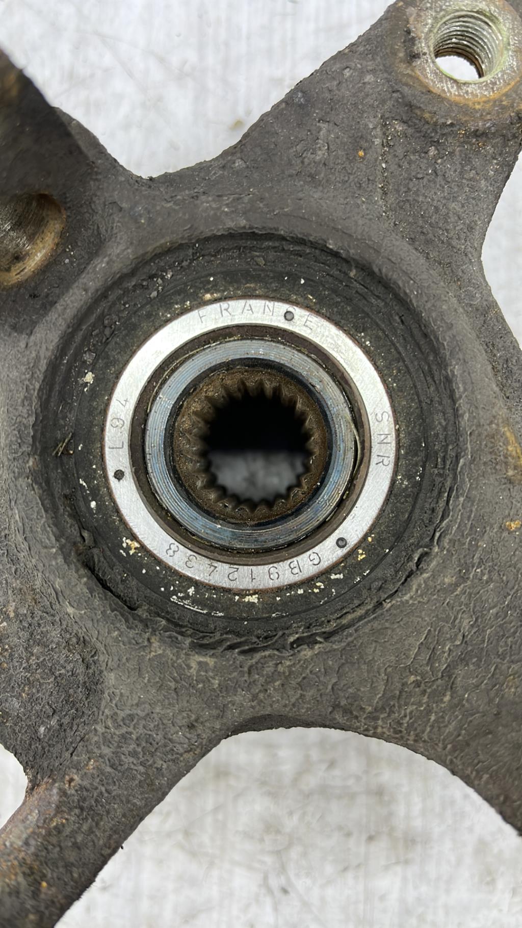 Fusee avant droit RENAULT CLIO 1 PHASE 1 Essence - 1