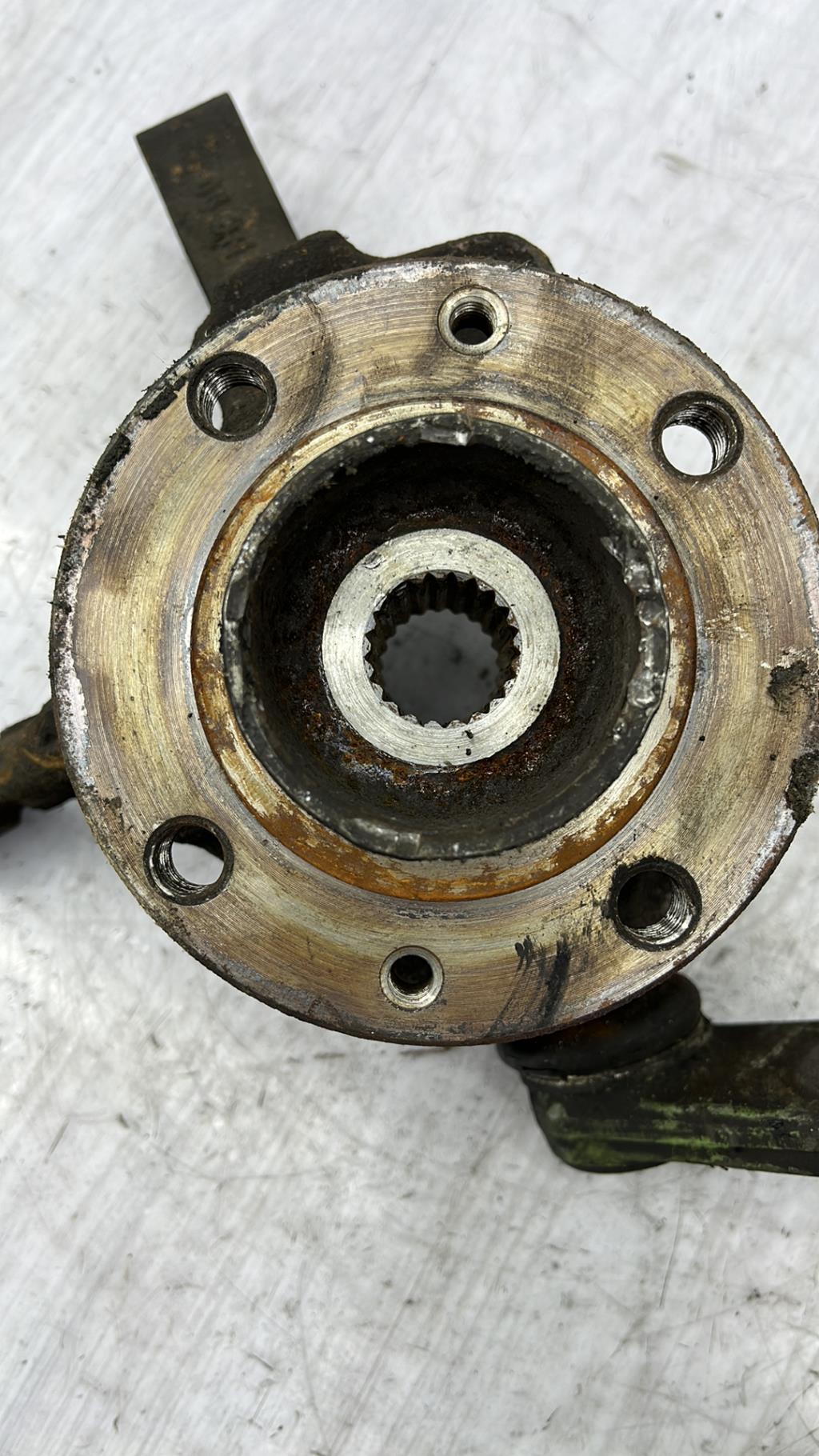 Fusee avant droit RENAULT MEGANE 1 PHASE 1 Diesel - 1