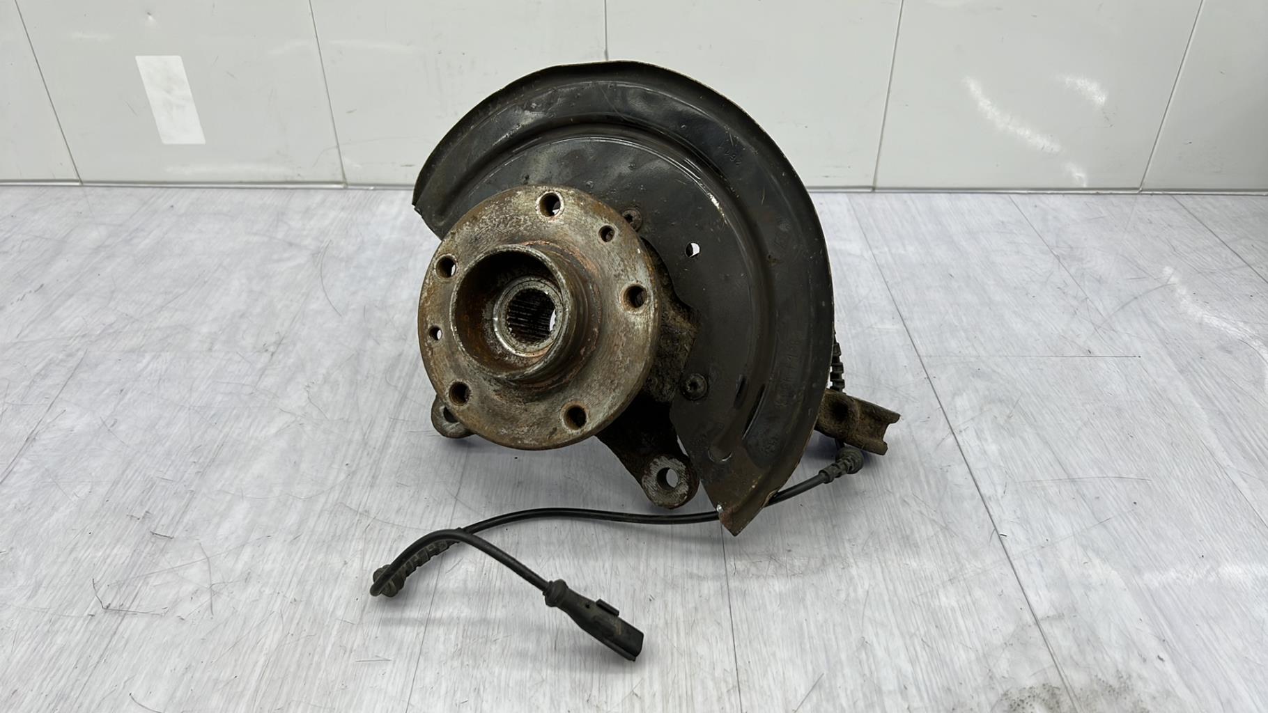 Fusee avant droit DACIA DUSTER 1 PHASE 1 Diesel - 1