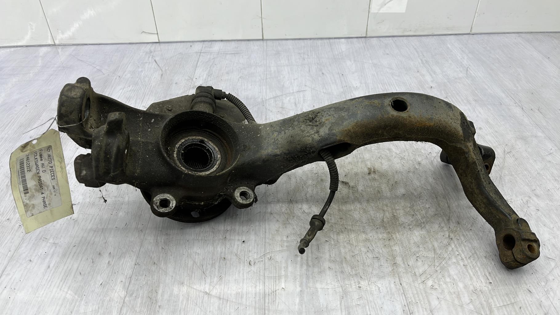 Fuso anteriore destro VOLKSWAGEN PASSAT 4 PHASE 1 BREAK Diésel - 1