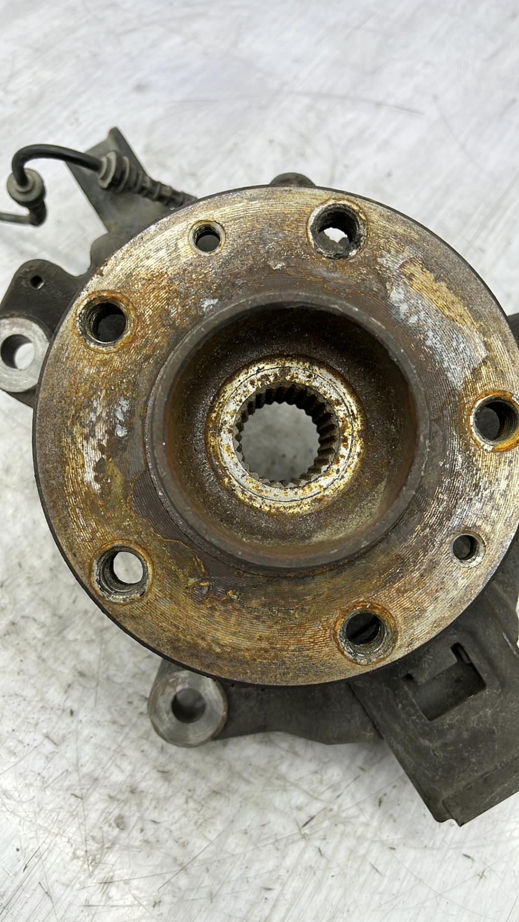 Fusee avant gauche RENAULT MEGANE 3 PHASE 2 Diesel - 1
