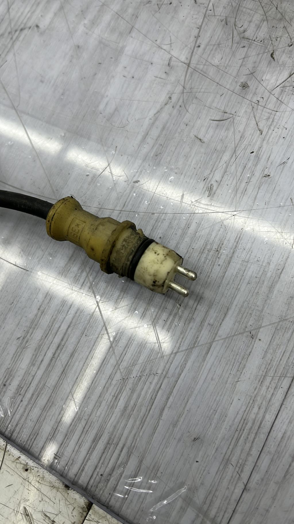 Fusee avant gauche RENAULT TWINGO 1 PHASE 2 Essence - 1
