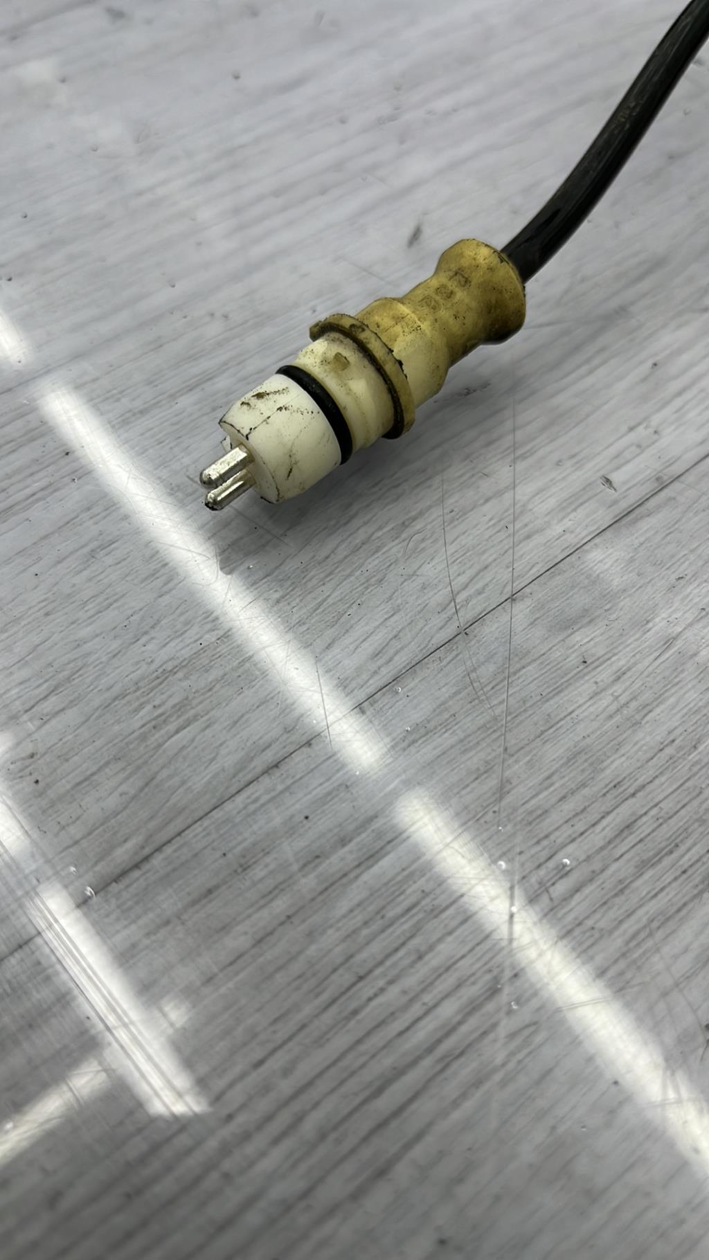 Fusee avant gauche RENAULT TWINGO 1 PHASE 3 Essence - 1