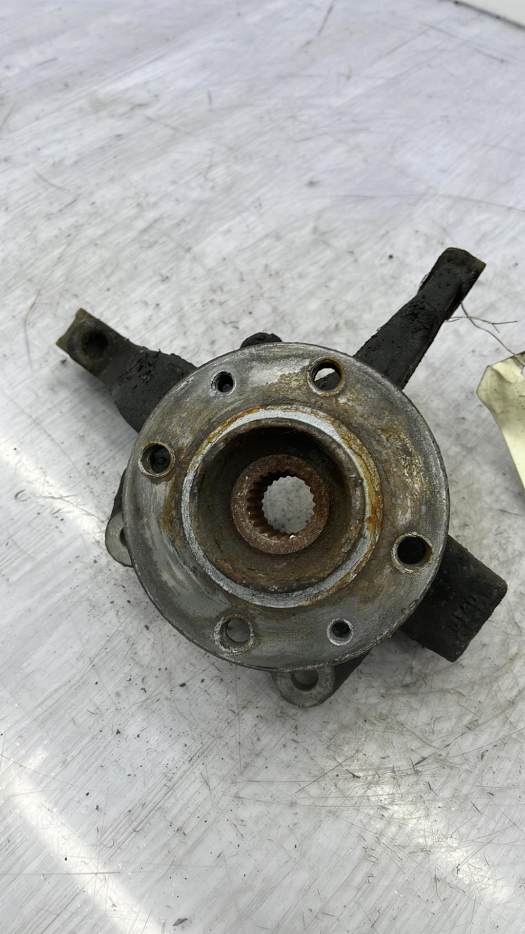 Fusee avant gauche RENAULT KANGOO 2 PHASE 1 Diesel - 1