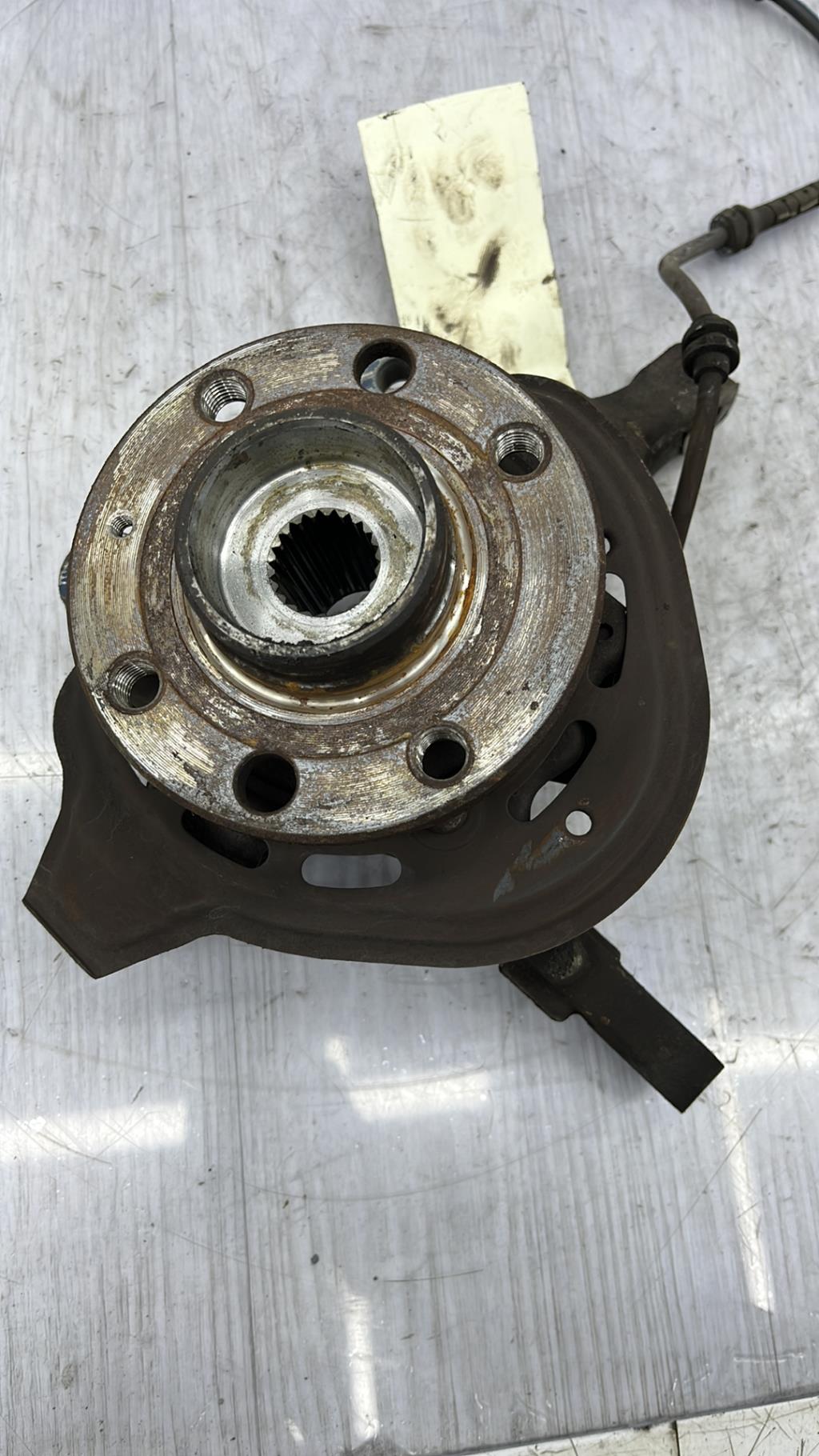 Fusee avant gauche OPEL CORSA C PHASE 1 Essence - 1