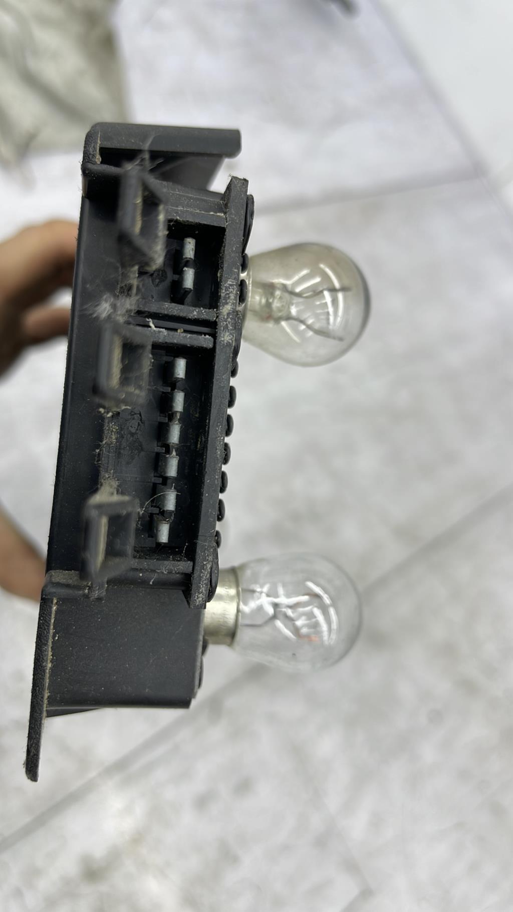 Base portalampade fanale posteriore destro PEUGEOT 405 PHASE 1 Gasolina - 1