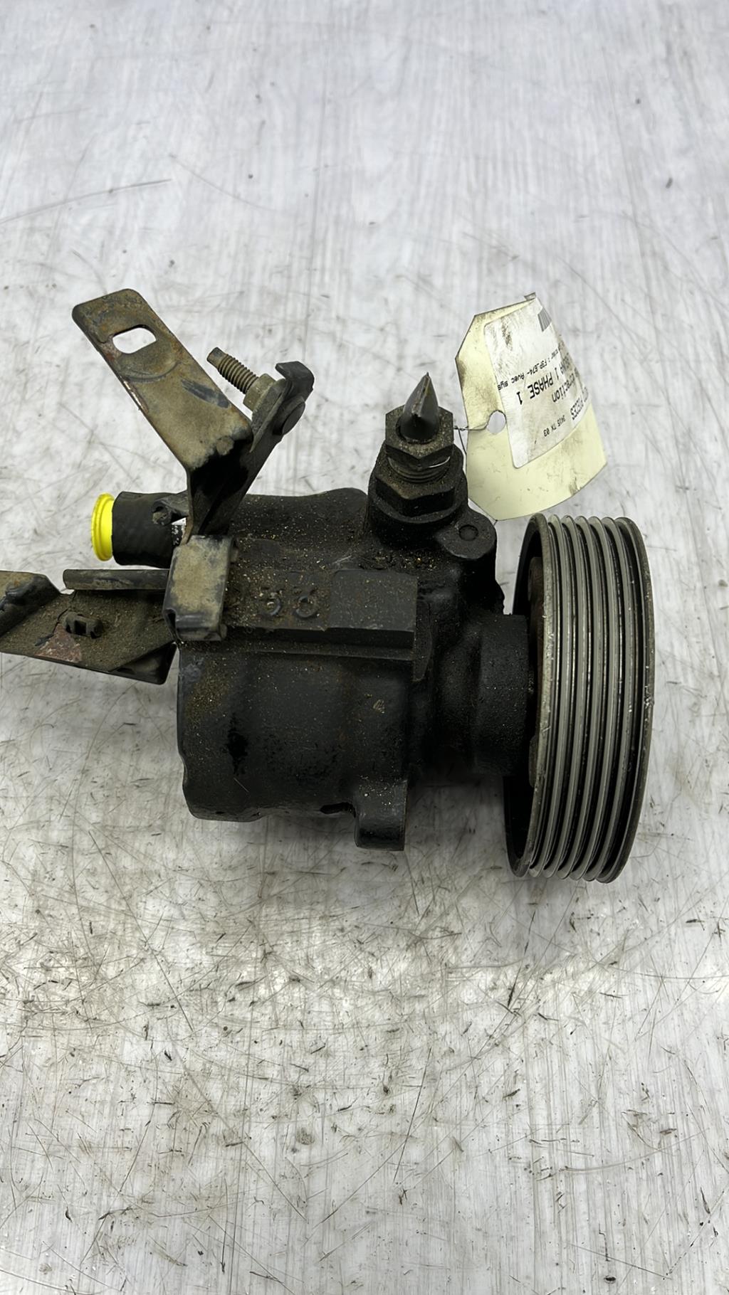 Pompe de direction RENAULT LAGUNA 1 PHASE 1 Essence - 1