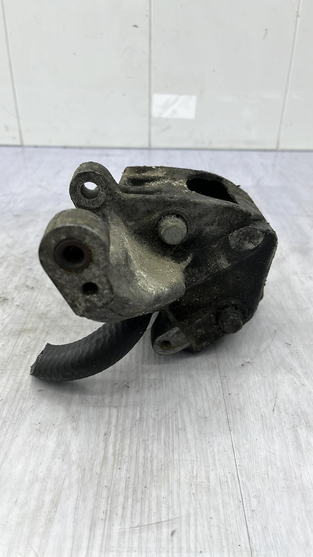 Pompe de direction VOLKSWAGEN GOLF 3 Diesel - 1