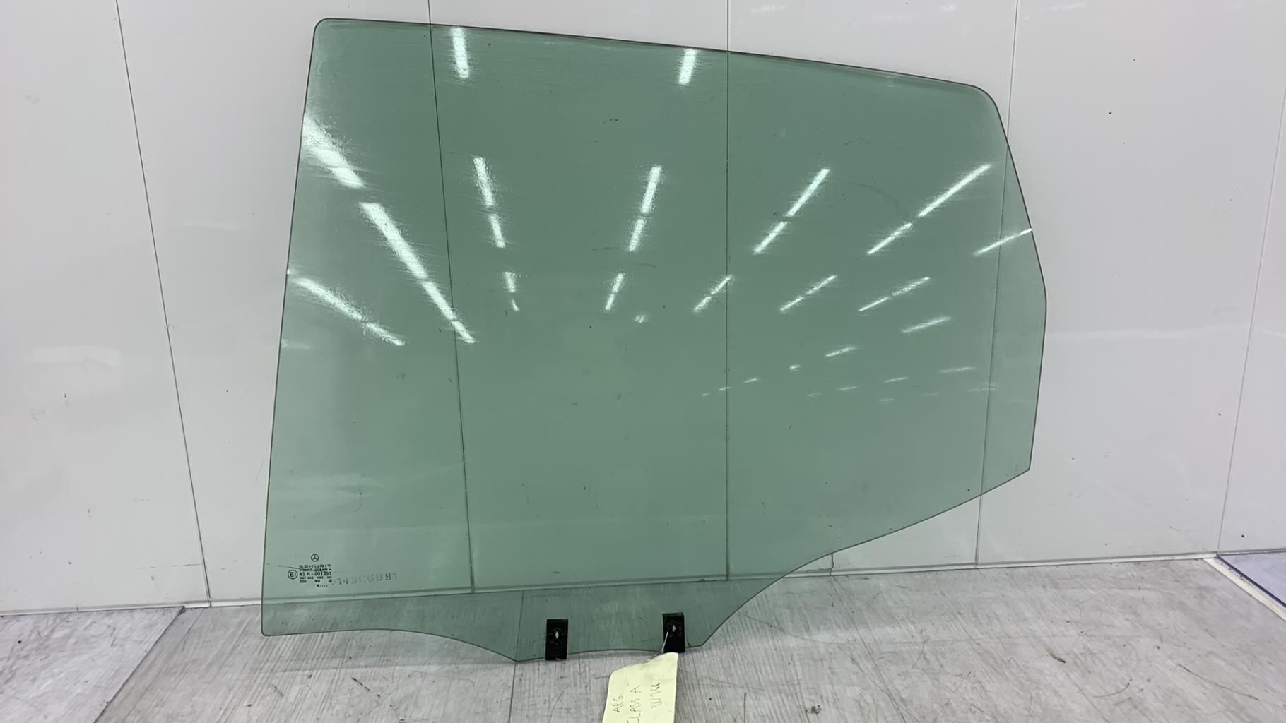 Vetro posteriore sinistro MERCEDES CLASSE A 168 PHASE 1 Diésel - 1