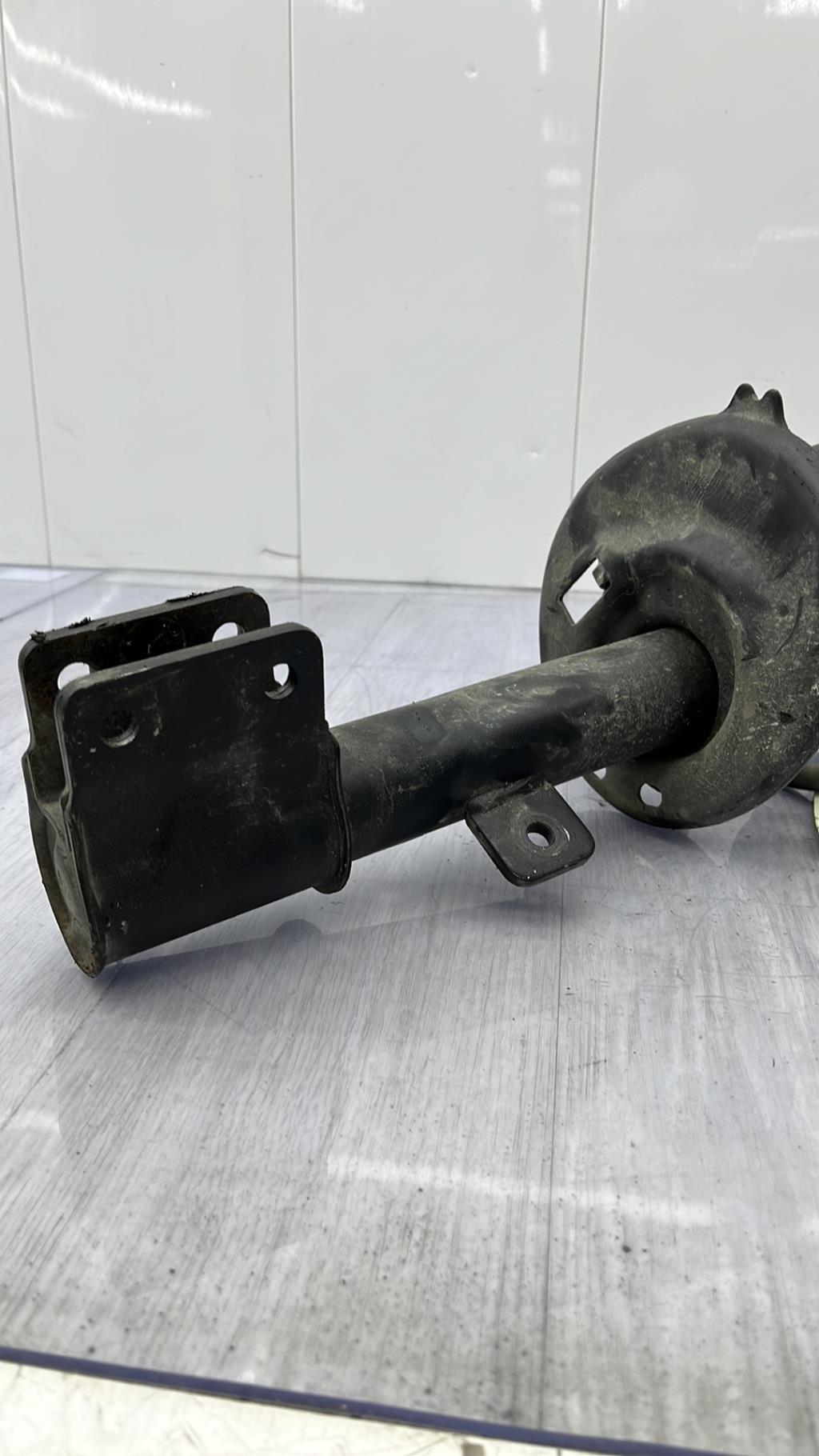 Ammortizzatore anteriore sinistro PEUGEOT 308 1 PHASE 1 Diésel - 1