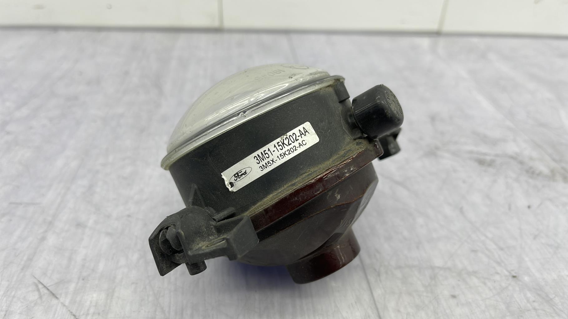 Fendinebbia sinistro (luce) FORD FOCUS 2 PHASE 1 BREAK Diésel - 1