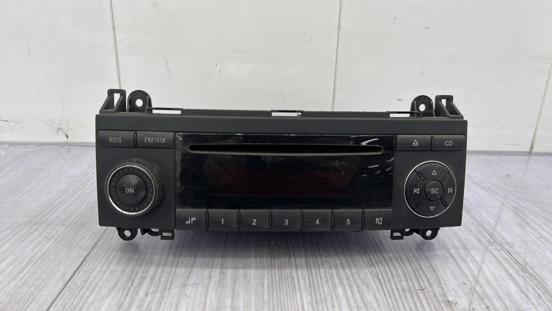 Autoradio originale MERCEDES CLASSE A 169 PHASE 1 Diésel - 1