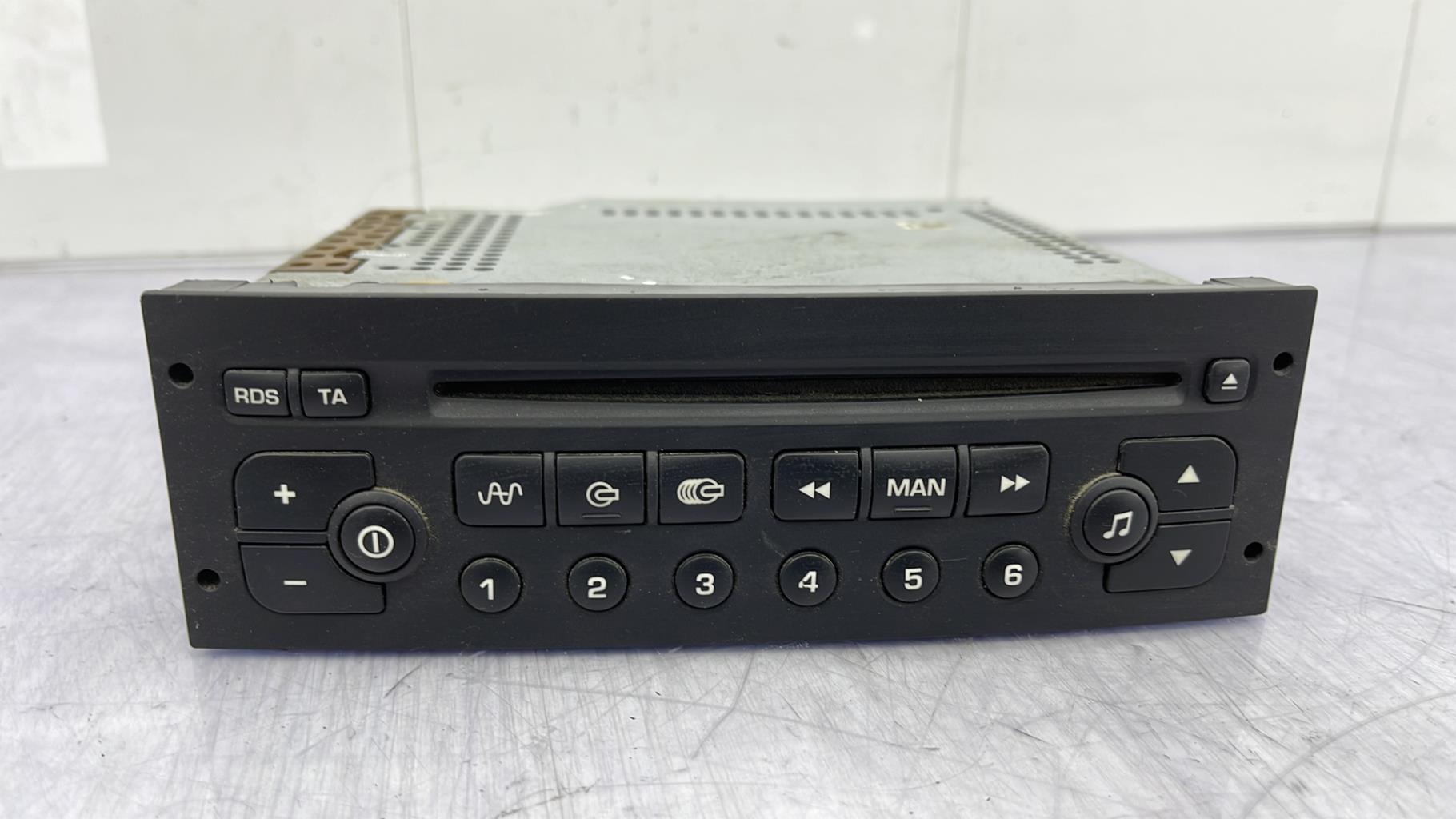 Autoradio originale PEUGEOT 206 PHASE 1 BREAK Diésel - 1