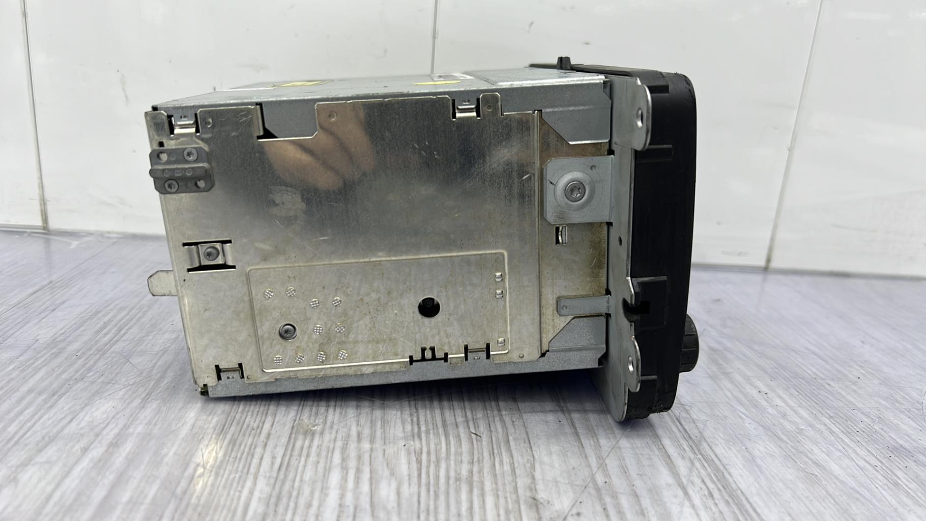 Autoradio originale VOLKSWAGEN TOURAN 1 PHASE 1 Diésel - 1