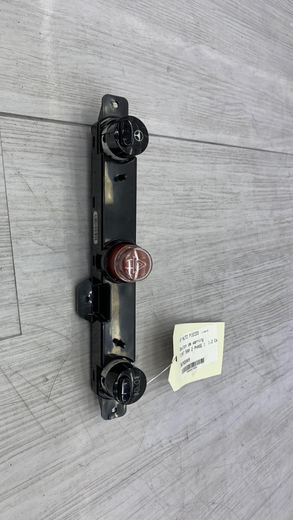 Bouton de warning FIAT 500 2 PHASE 1 Essence - 1